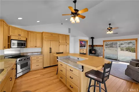 Kitchen - 2858 N Sage Ave, Landers, CA 92285 photo 4 of 4