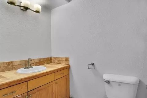 Bath - 5099 Balsa Ave, Yucca Valley, CA 92284 photo 2 of 2
