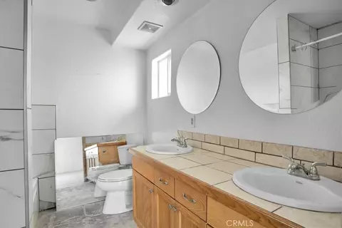 Bath - 5099 Balsa Ave, Yucca Valley, CA 92284 photo 1 of 2