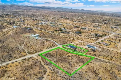View/Area - 5099 Balsa Ave, Yucca Valley, CA 92284 photo 8 of 10