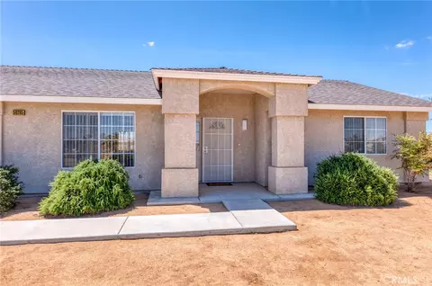 Exterior - 58285 Caliente, Yucca Valley, CA 92284 photo 3 of 8