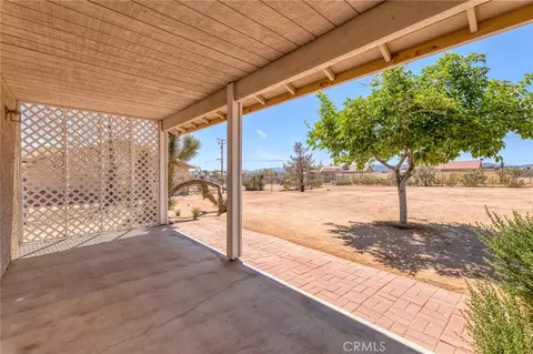 Exterior - 58285 Caliente, Yucca Valley, CA 92284 photo 4 of 8