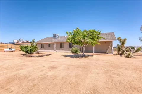 Exterior - 58285 Caliente, Yucca Valley, CA 92284 photo 6 of 8