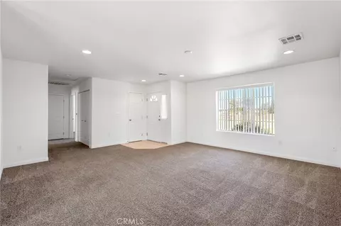 Living - 58285 Caliente, Yucca Valley, CA 92284 photo 4 of 4