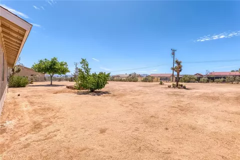 Exterior - 58285 Caliente, Yucca Valley, CA 92284 photo 8 of 8