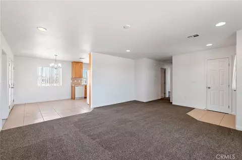 Living - 58285 Caliente, Yucca Valley, CA 92284 photo 2 of 4