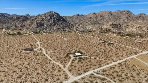 View/Area - 63773 Hollinger, Joshua Tree, CA 92252 photo 2 of 6