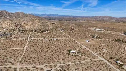 View/Area - 63773 Hollinger, Joshua Tree, CA 92252 photo 4 of 6