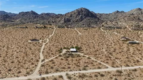 View/Area - 63773 Hollinger, Joshua Tree, CA 92252 photo 1 of 6