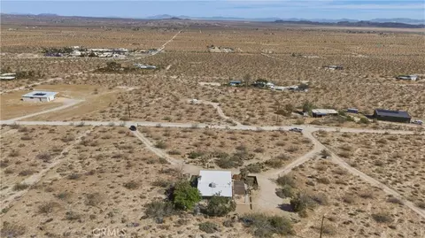 View/Area - 63773 Hollinger, Joshua Tree, CA 92252 photo 6 of 6