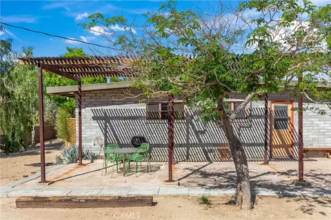 Exterior - 63773 Hollinger, Joshua Tree, CA 92252 photo 17 of 26