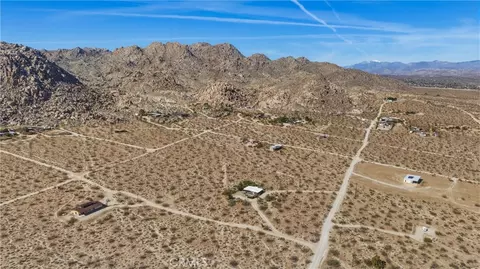 View/Area - 63773 Hollinger, Joshua Tree, CA 92252 photo 3 of 6