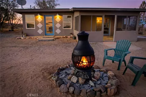 915 Dakota Ln, Landers, CA 92285