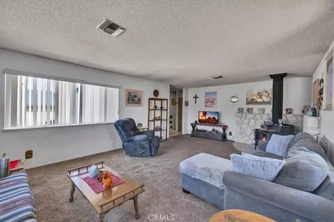 Living - 7461 Cibola, Yucca Valley, CA 92284 photo 4 of 4