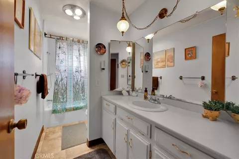Bath - 7461 Cibola, Yucca Valley, CA 92284 photo 1 of 2