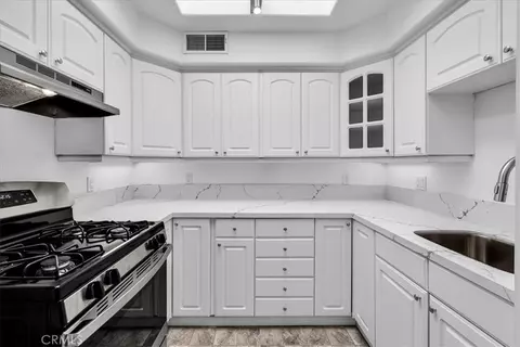Kitchen - 61833 Alta Mesa, Joshua Tree, CA 92252 photo 6 of 9