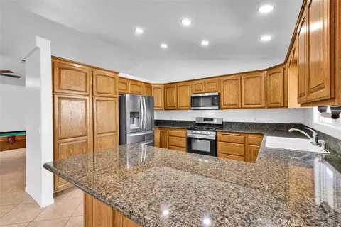 Kitchen - 8469 Deer, Yucca Valley, CA 92284 photo 2 of 4