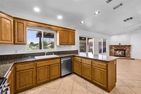 Kitchen - 8469 Deer, Yucca Valley, CA 92284 photo 3 of 4