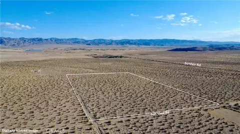 2559 Sunfair Rd, Joshua Tree, CA 92252