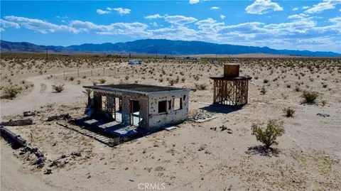5620 Mojave Rd, Twentynine Palms, CA 92277