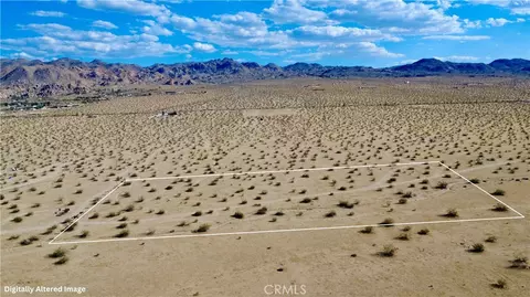 1234 Gianelli Rd, Joshua Tree, CA 92252