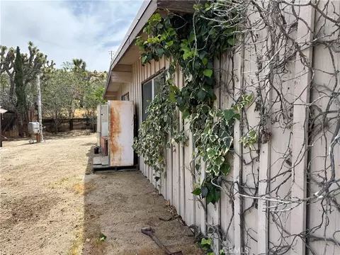 Exterior - 57672 Shepard Ln, Yucca Valley, CA 92284 photo 8 of 25