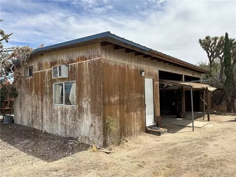 Exterior - 57672 Shepard Ln, Yucca Valley, CA 92284 photo 9 of 25