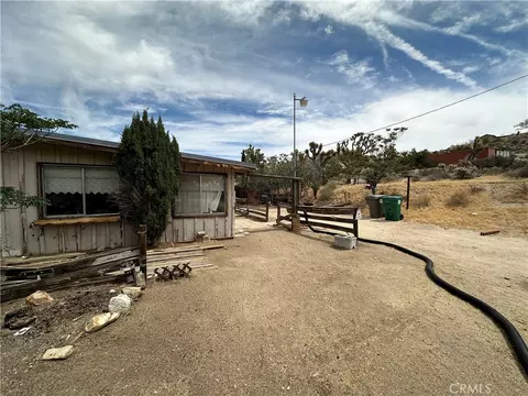Exterior - 57672 Shepard Ln, Yucca Valley, CA 92284 photo 13 of 25