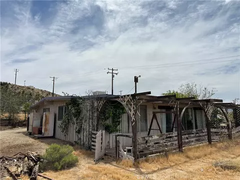 Exterior - 57672 Shepard Ln, Yucca Valley, CA 92284 photo 7 of 25