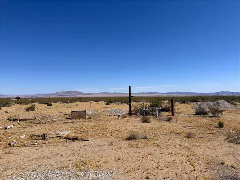 61124 Wassail Rd, Landers, CA 92285 photo 5
