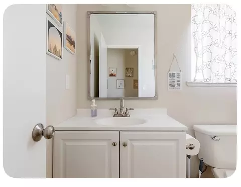 Bath - 3893 Manchester, Yucca Valley, CA 92284 photo 1 of 2