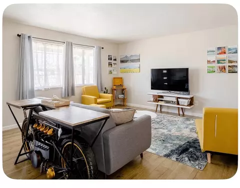 Living - 3893 Manchester, Yucca Valley, CA 92284 photo 3 of 4