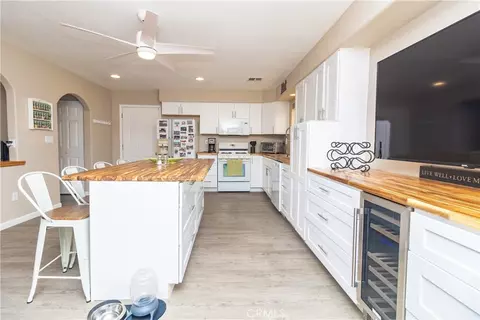 Kitchen - 2202 Casa Del Sol, Needles, CA 92363 photo 4 of 5