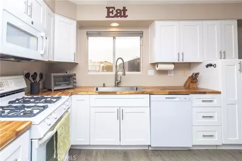 Kitchen - 2202 Casa Del Sol, Needles, CA 92363 photo 5 of 5