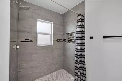 Bath - 6591 Ocotillo Ave, Twentynine Palms, CA 92277 photo 4 of 4