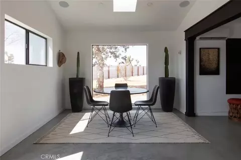 Dining - 1564 Luna Mesa Rd, Yucca Valley, CA 92284 photo 2 of 3