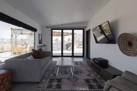 Living - 1564 Luna Mesa Rd, Yucca Valley, CA 92284 photo 1 of 3