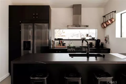 Kitchen - 1564 Luna Mesa Rd, Yucca Valley, CA 92284 photo 6 of 9