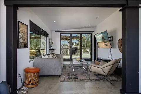 Living - 1564 Luna Mesa Rd, Yucca Valley, CA 92284 photo 3 of 3