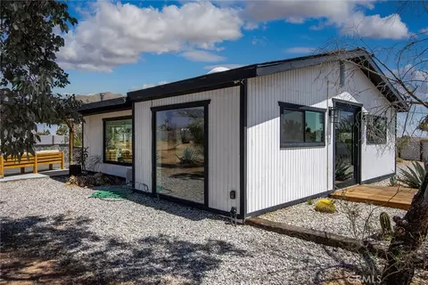 Exterior - 1564 Luna Mesa Rd, Yucca Valley, CA 92284 photo 6 of 19