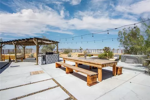Exterior - 1564 Luna Mesa Rd, Yucca Valley, CA 92284 photo 7 of 21