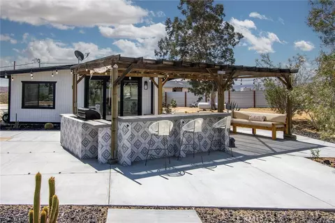 Exterior - 1564 Luna Mesa Rd, Yucca Valley, CA 92284 photo 17 of 19