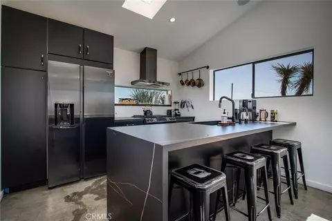 Kitchen - 1564 Luna Mesa Rd, Yucca Valley, CA 92284 photo 1 of 9
