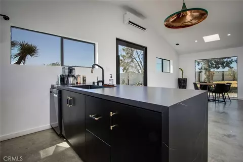 Kitchen - 1564 Luna Mesa Rd, Yucca Valley, CA 92284 photo 5 of 9