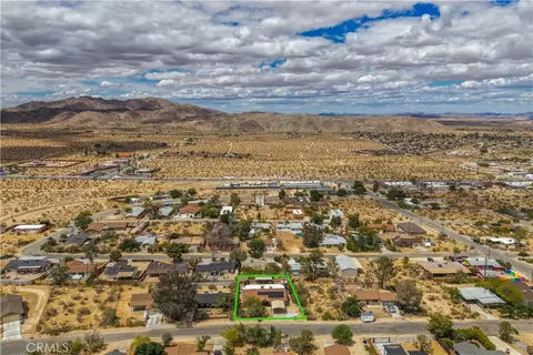 View/Area - 61504 Capilla Dr, Joshua Tree, CA 92252 photo 2 of 6