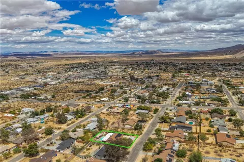 View/Area - 61504 Capilla Dr, Joshua Tree, CA 92252 photo 3 of 6