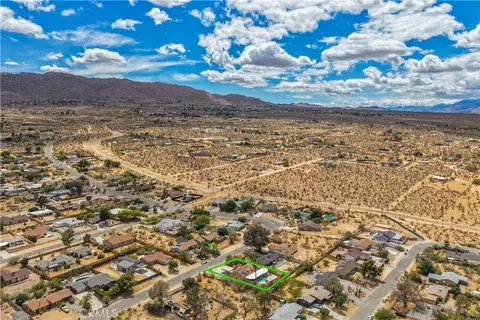 View/Area - 61504 Capilla Dr, Joshua Tree, CA 92252 photo 5 of 6