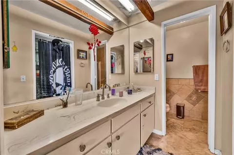 Bath - 61504 Capilla Dr, Joshua Tree, CA 92252 photo 1 of 3