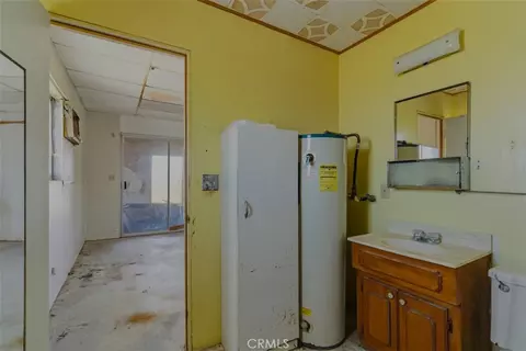 Bath - 80422 Baseline, Twentynine Palms, CA 92277 photo 3 of 4