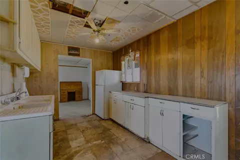 Kitchen - 80422 Baseline, Twentynine Palms, CA 92277 photo 1 of 1